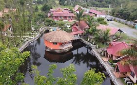 Cabañas Mountain River Lake Inn